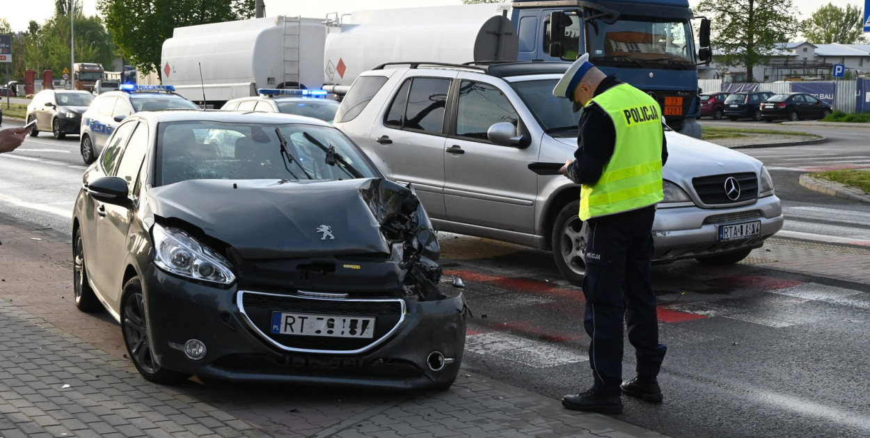 W Tarnobrzegu doszło do wypadku z udziałem dwóch samochodów osobowych