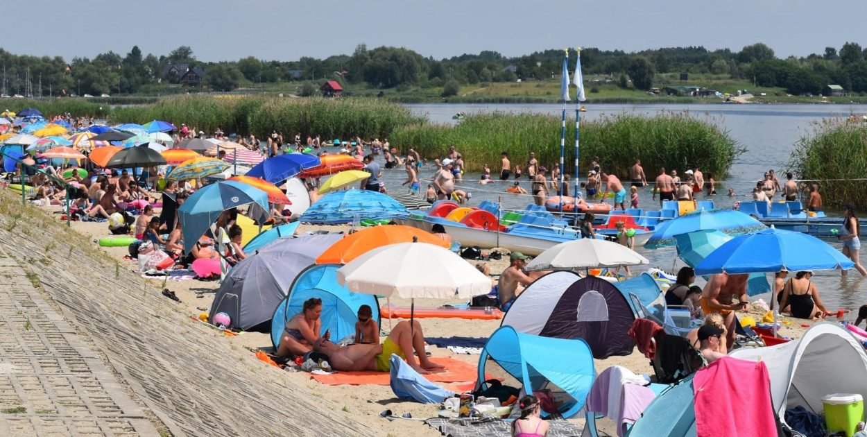 Plaża nad Jeziorem Tarnobrzeskim w sobotę, 29 czerwca