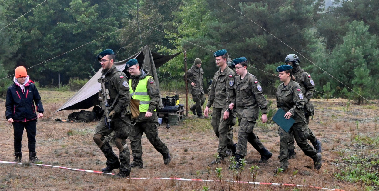 Otwarcie ośrodka szkoleniowo - treningowego  Strzelca w tarnobrzeskim lesie Zwierzyniec