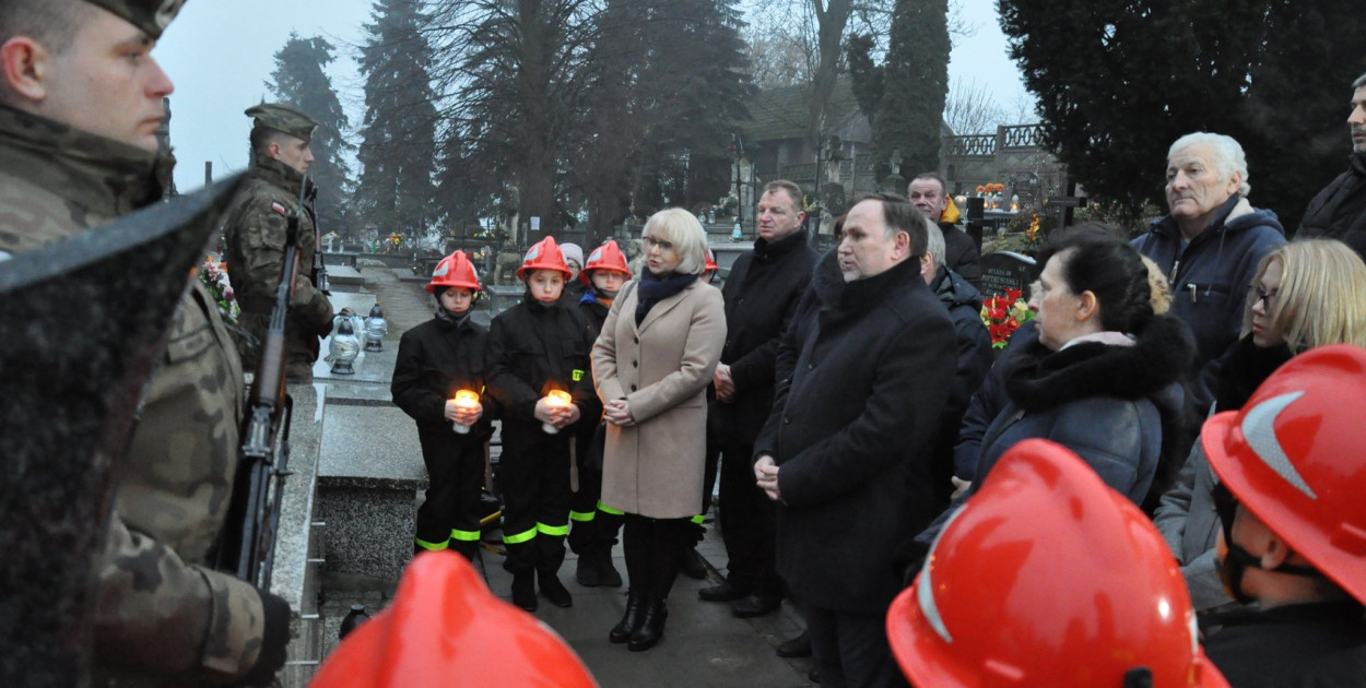 Mieszkańcy gminy i zaproszeni goście spotykają się w rocznicę wybuchu Powstania Styczniowego na cmentarzu w Czyżowie Szlacheckim. 