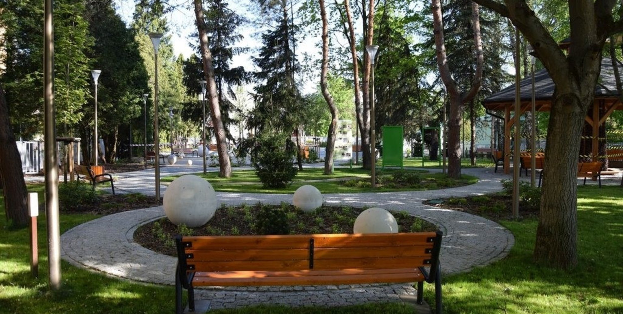 Park osiedlowy  przy ulicy Krzysztofa Kamila Baczyńskiego 
