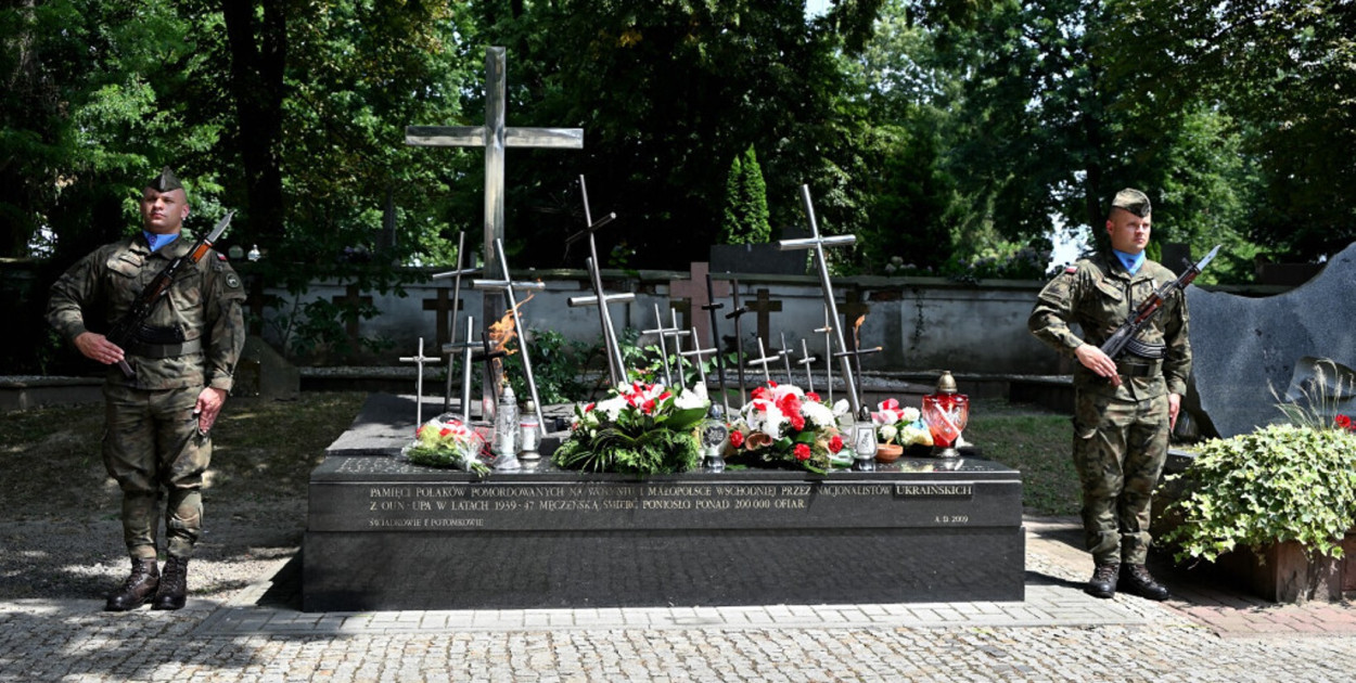 Symboliczna mogiła wołyńska 