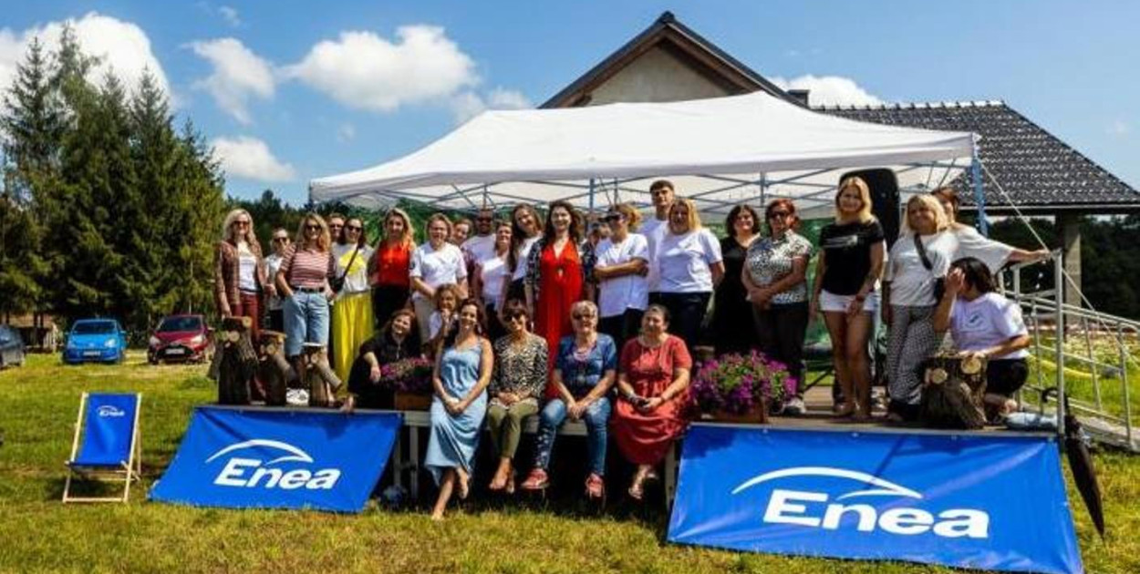 Uczestnicy Festiwalu "Właściwości Lecznicze Lasu" (fot. Stowarzyszenie "Lokalna Iskra"     