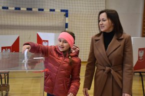 Głosowanie w II turze wyborów w gminie Nowa Dęba-6370