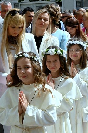 Komunia Święta 2025 u tarnobrzeskich Dominikanów-9447