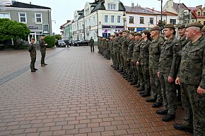 Strzelcy i żołnierze wyruszyli. Marsz Konary 2025-9495