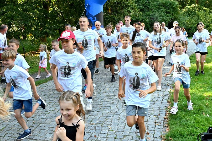 Patriotyczne bieganie 15 sierpnia w Tarnobrzegu