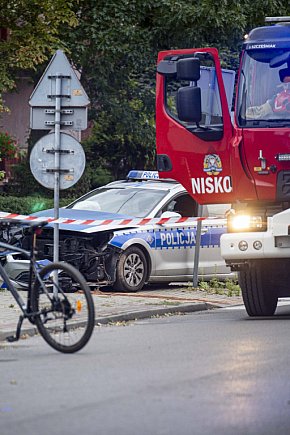 Radiowóz zderzył się w osobówką-10173