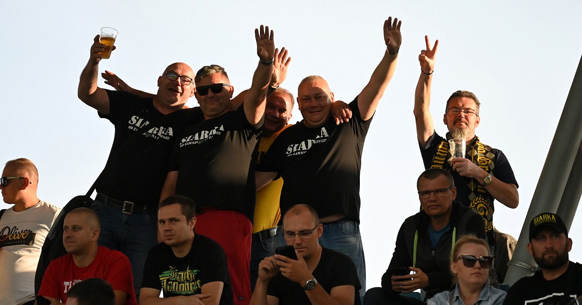 Trybuny na meczu Siarka - Garbarnia. Szukaj się na zdjęciach [FOTO]