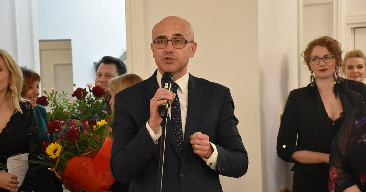 Dyrektor LO Tomasz Stróż ogłosił, że chce być prezydentem Tarnobrzega. Wydał oświadczenie