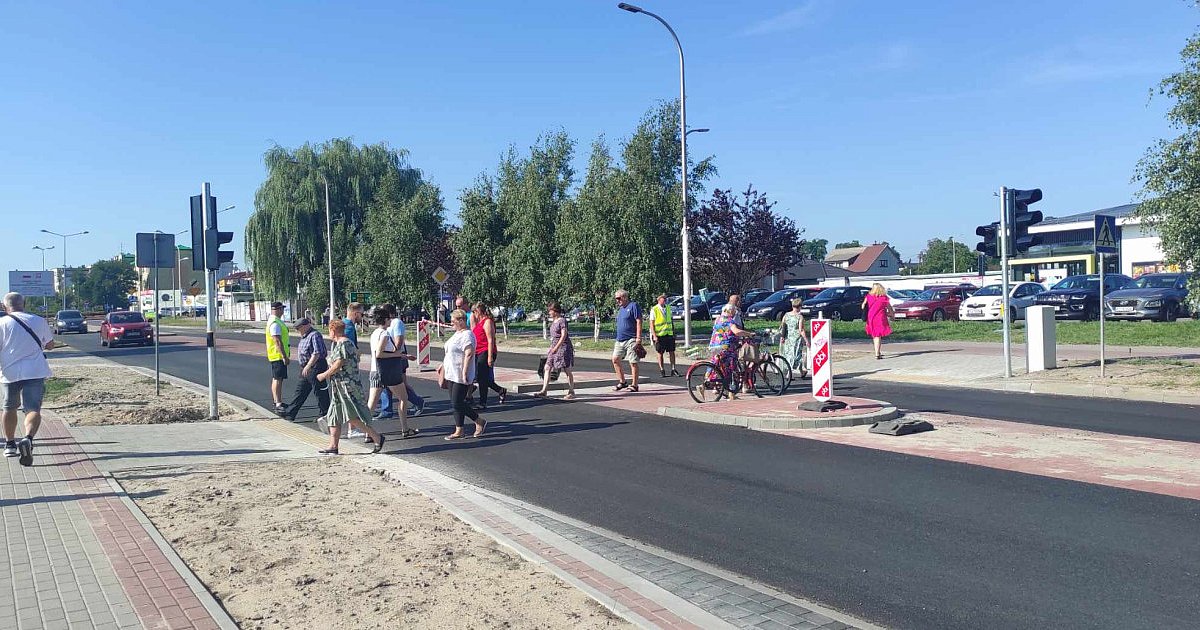 Sygnalizacja świetlna przy targowisku w Tarnobrzegu na razie nie będzie włączona