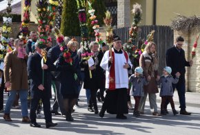 Niedziela Palmowa w Staszowie. Świętowaniu towarzyszy Jarmark Wielkanocny FOTO-210088