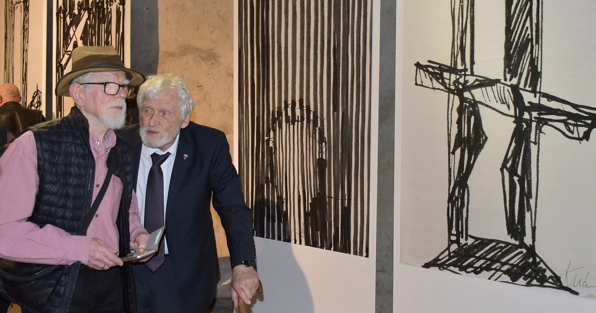 "Bramy" prof. Wincentego Kućmy w Sandomierzu. Wystawa prac wybitnego rzeźbiarza w Domu Długosza [FOTO]