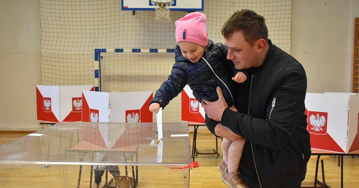 Mieszkańcy gminy Nowa Dęba wybierają burmistrza. Frekwencja nie jest wysoka, ale i tak znacznie przekracza ogólnopolską średnią
