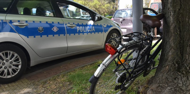 Potrącenie rowerzystki w Tarnobrzegu. Kobieta trafiła do szpitala [ZDJĘCIA] - 211106