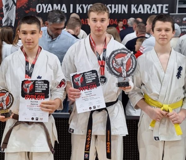 Zawodnicy Tarnobrzeskiego Klubu Kyokushin Karate z tytułem mistrza kraju-211128