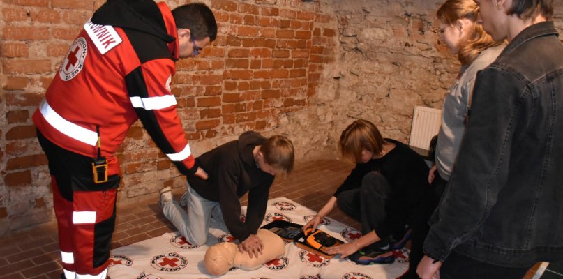 Młodzież z Sandomierza rywalizowała w udzielaniu pierwszej pomocy [FOTO]  - 211137