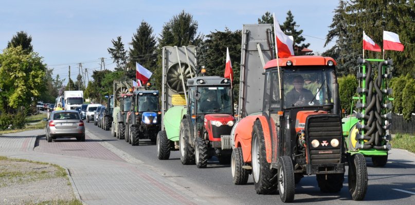 Rolnicy znowu na drogach. Protesty również w rejonie Sandomierza [FOTO]  - 211220