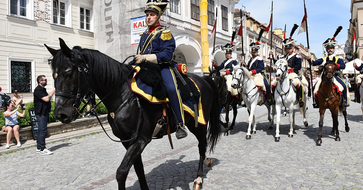 Sandomierzanie świętowali rocznicę uchwalenia Konstytucji 3 Maja. W czasie uroczystości można było podziwiać ułanów [FOTO]
