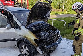W tarnobrzeskiej Wielowsi płonął samochód [ZDJĘCIA]-211400