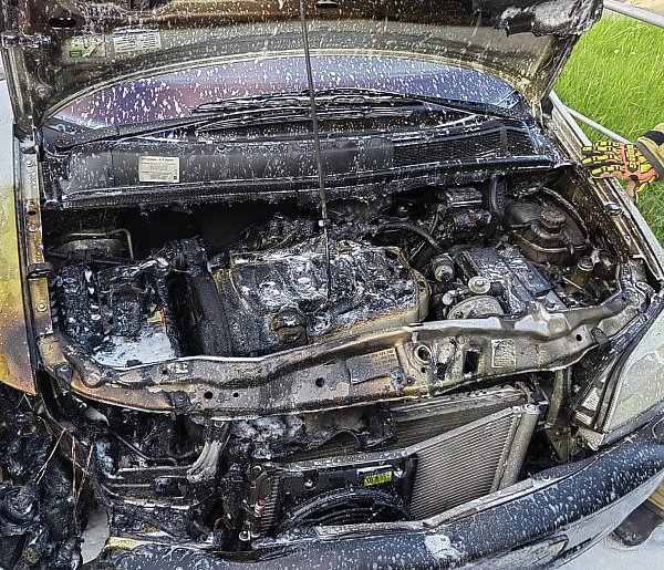 W tarnobrzeskiej Wielowsi płonął samochód [ZDJĘCIA]-211400
