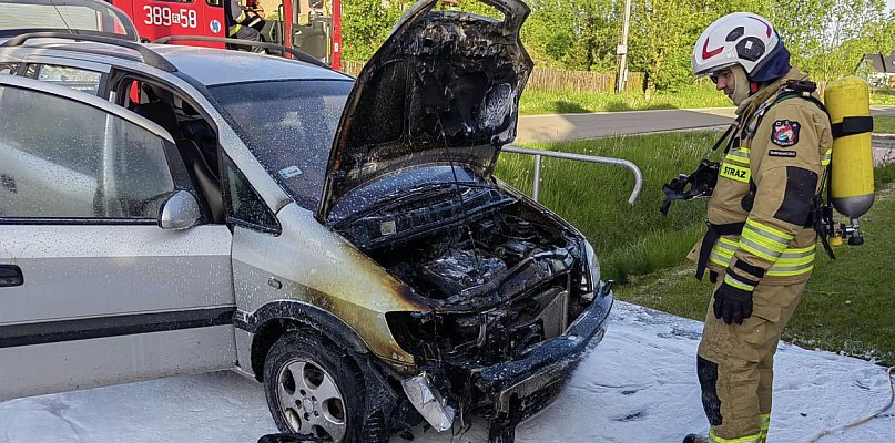W tarnobrzeskiej Wielowsi płonął samochód [ZDJĘCIA] - 211400
