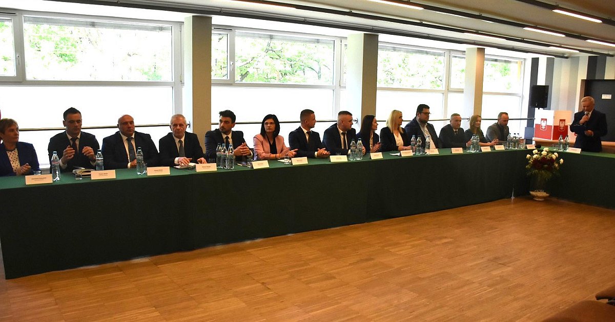 Zaprzysiężono Radę Miejską w Nowej Dębie. Jest nowa przewodnicząca [ZDJĘCIA]