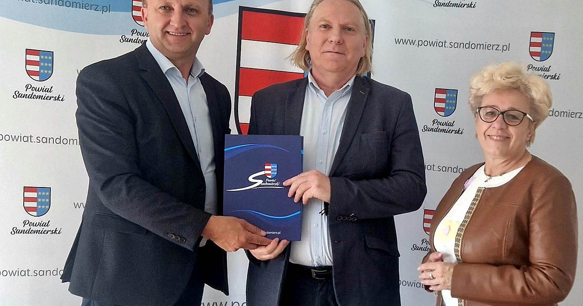 Powyborcze zmiany w sandomierskim starostwie - nowy sekretarz i nowa naczelniczka jednego z wydziałów