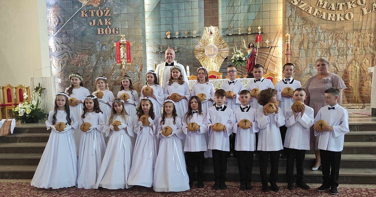 Pierwsza Komunia Święta dzieci z tarnobrzeskiej "Dziesiątki" w kościele na osiedlu Serbinów [ZDJĘCIA]