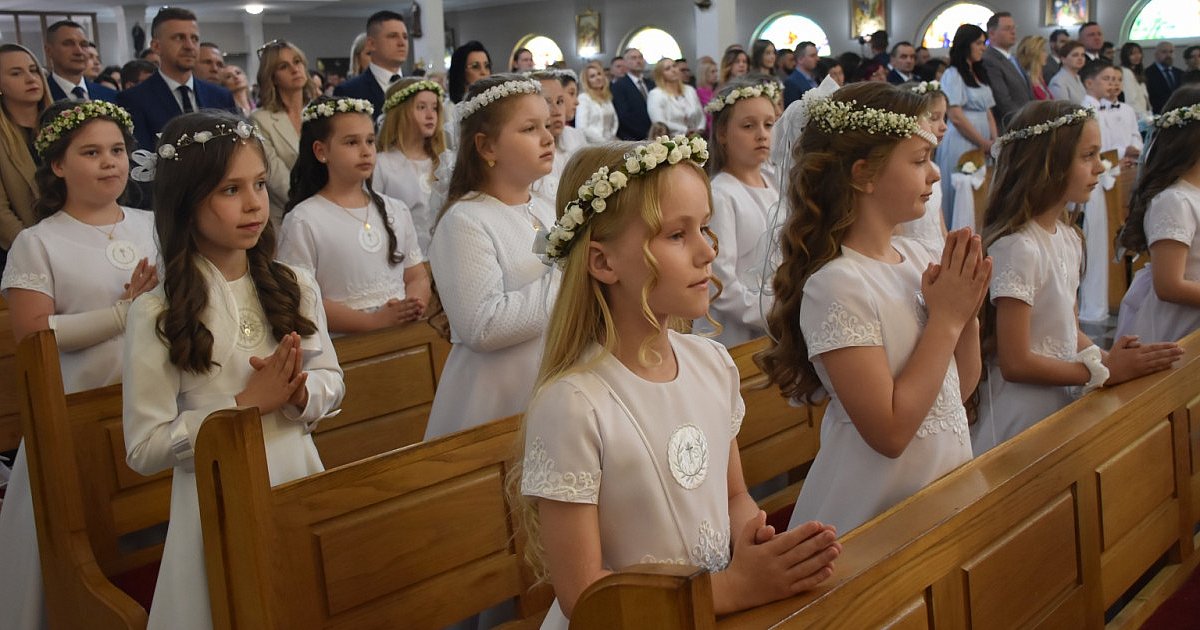 I Komunia Święta w parafii na tarnobrzeskim osiedlu Dzików [ZDJĘCIA]