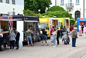 W Tarnobrzegu rozpoczął się trzydniowy Food Truck Festivals [ZDJĘCIA]-211835
