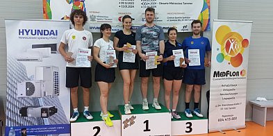Sukces badmintonistów z Nowej Dęby w turnieju Małopolska Open Tarnów-211815