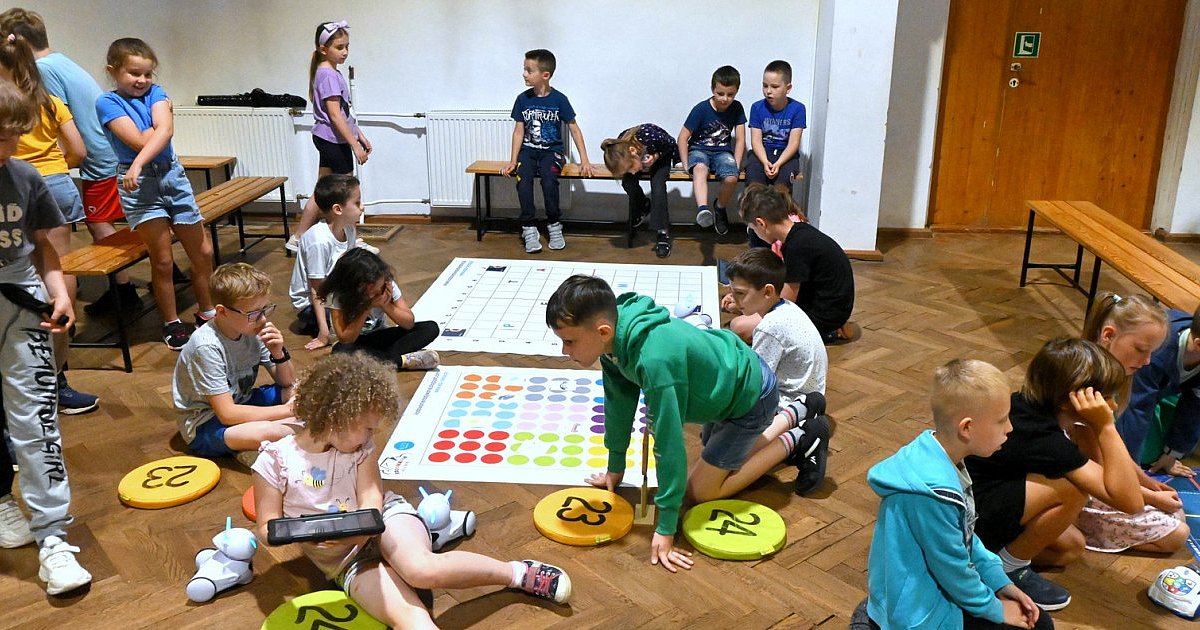 W Tarnobrzegu kilkuset uczniów uczestniczyło w Festiwalu Robotów w Szkole Podstawowej nr 10 [ZDJĘCIA]
