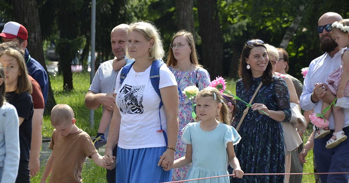 Ulicami Tarnobrzega przeszedł Marsz dla Życia i Rodziny, w którym udział wzięło wielu mieszkańców miasta [ZDJĘCIA]