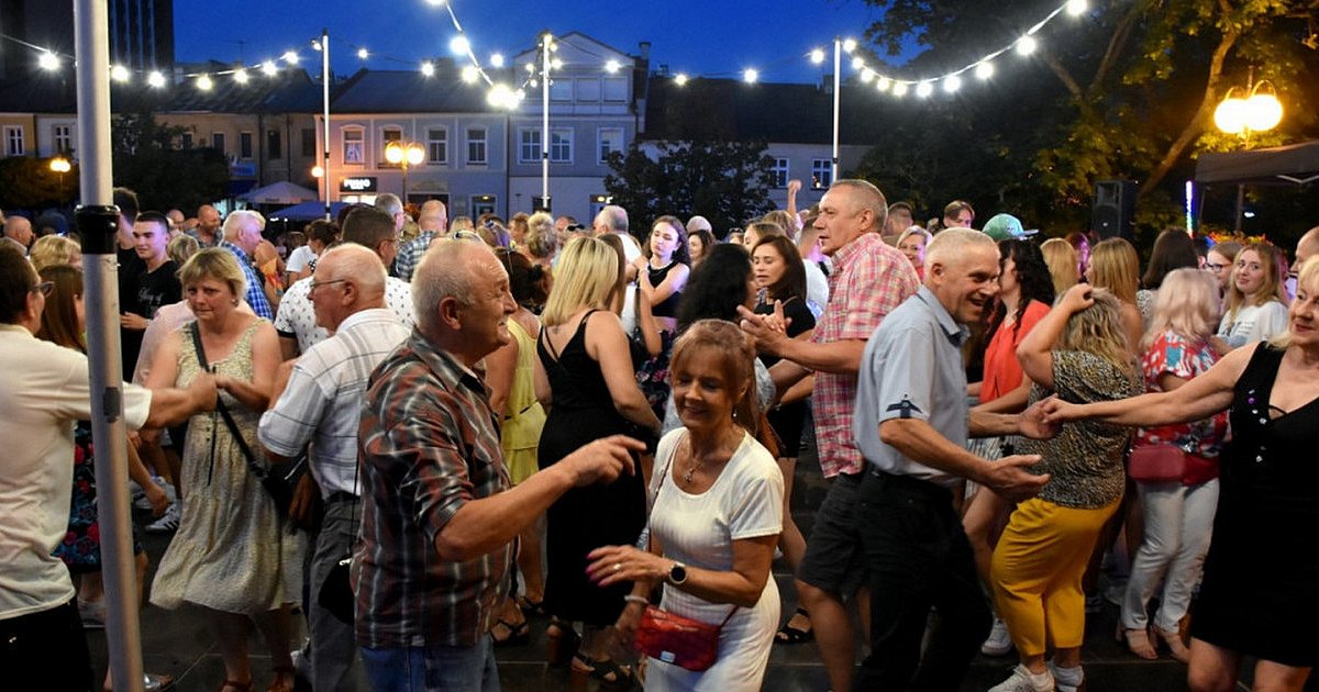 W sobotę pierwsza w tym roku potańcówka w Tarnobrzegu - na placu Bartosza Głowackiego