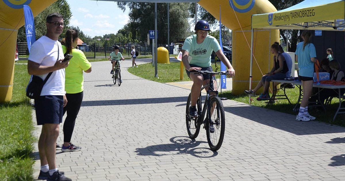 Dziecięcy triathlon nad Jeziorem Tarnobrzeskim. Na zwycięzców czekały atrakcyjne nagrody [ZDJĘCIA]