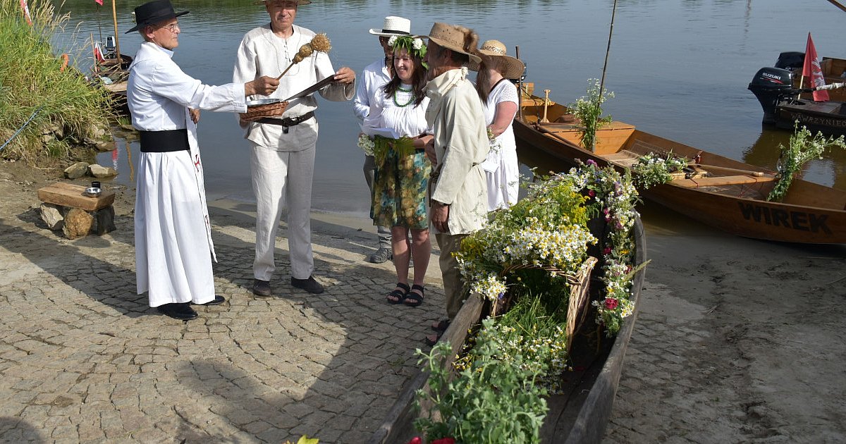 Spotkanie z flisackimi i świętojańskimi tradycjami w Sandomierzu. Na dobry początek chrzest łodzi [FOTO]