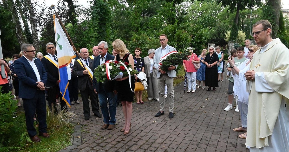 W Tarnobrzegu upamiętnili ofiary zbrodni wołyńskiej [ZDJĘCIA]