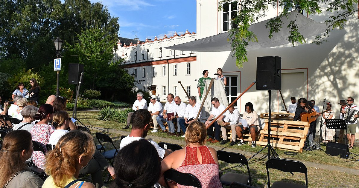 "Pierwsze czytanie Flisu" na początek jubileuszowej edycji sandomierskiego festiwalu Dookoła Wody [FOTO]