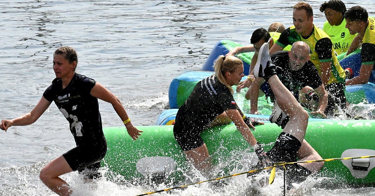 Terytorialsi i artylerzyści z Nowej Dęby najlepsi w Run Fit Military Fitneska 2024 nad Jeziorem Tarnobrzeskim