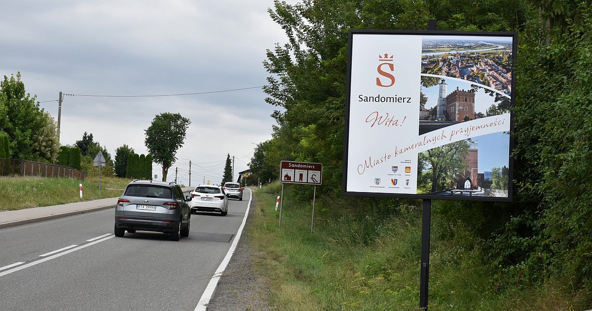 Nowe tablice witają wjeżdżających do Sandomierza. Na razie są tylko dwa takie witacze