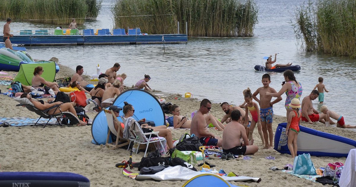 Kapryśna pogoda nad Jeziorem Tarnobrzeskim nie odstraszyła plażowiczów [FOTO]