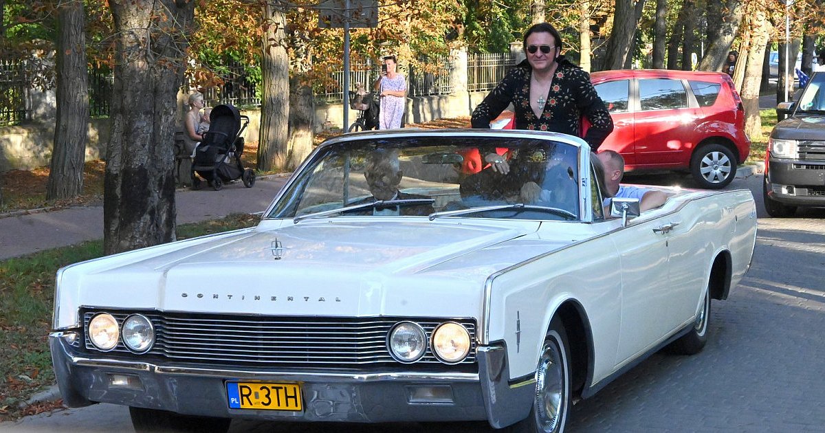 Motocykliści, Elvis i wspólne śpiewanie. Tak świętowali seniorzy podczas Tarnobrzeskich Dni Seniora 2024 [ZDJĘCIA]