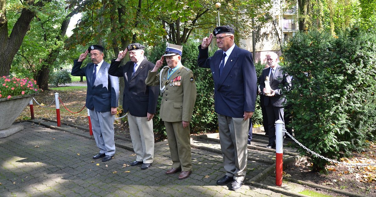 Upamiętnią porucznika Józefa Sarnę, bohaterskiego obrońcę Tarnobrzega we wrześniu 1939 roku