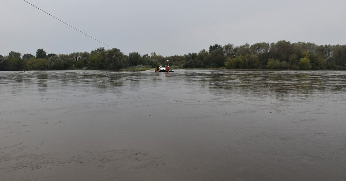 Woda na Wiśle w Tarnobrzegu podniosła się o ponad metr w ciągu doby [ZDJĘCIA]