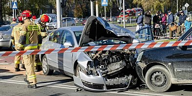 Wypadek przy KFC w Stalowej Woli. Droga zablokowana [ZDJECIA][AKTUALIZACJA]-216398