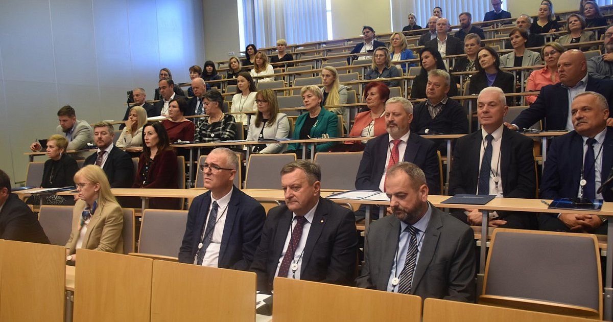 Samorząd partnerem w biznesie - konferencja w Tarnobrzegu [ZDJĘCIA]