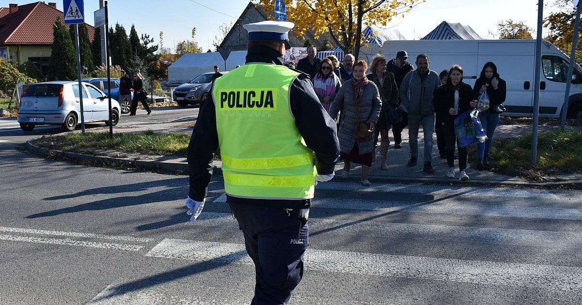 Tłoczno przy sandomierskich cmentarzach. Jak wygląda sytuacja w rejonie największej sandomierskiej nekropolii?