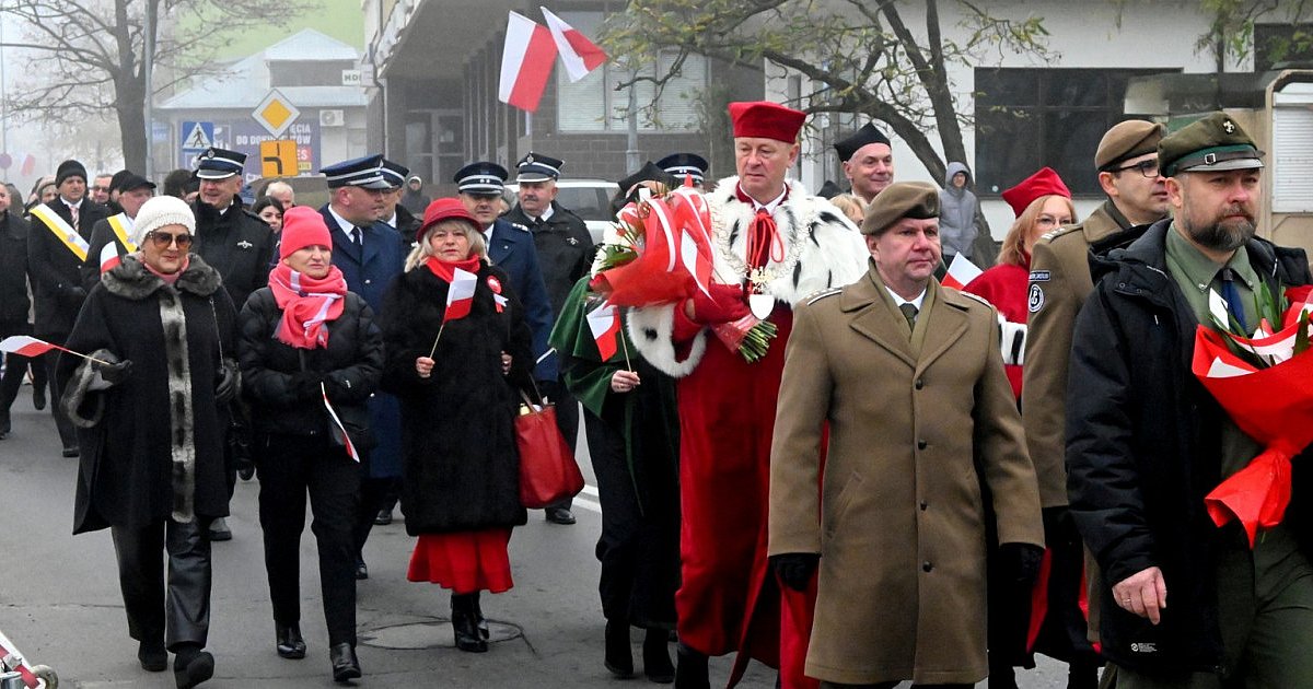 W Tarnobrzegu w radosnych nastrojach uczczono rocznicę odzyskania Niepodległości [ZDJĘCIA]