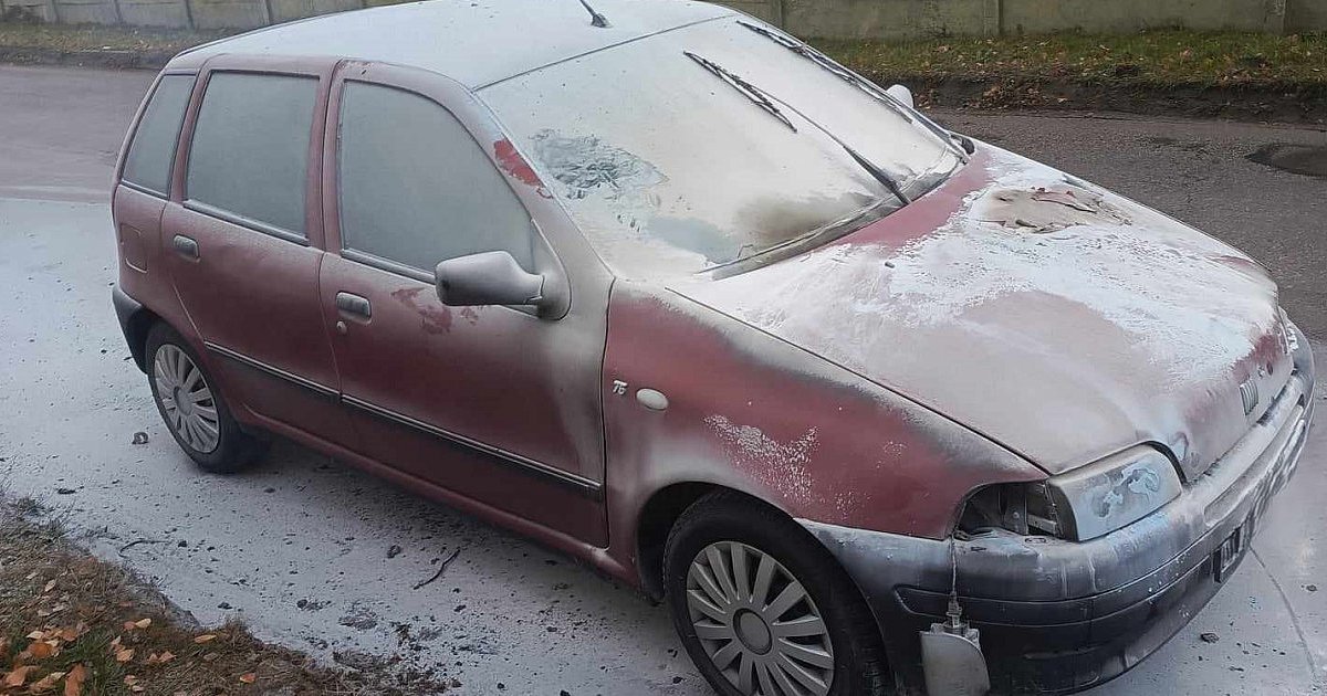 Na ul. Chemicznej w Tarnobrzegu zapalił się samochód